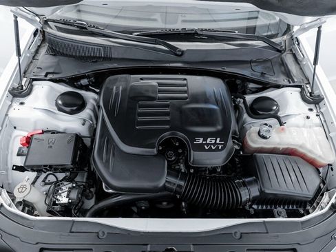 Used 2022 Chrysler 300 Touring image 40