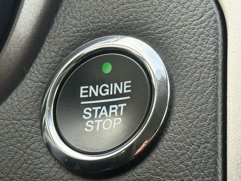 Used 2020 Ford Fusion SE image 37