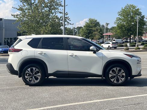 Certified 2023 Nissan Rogue SV FWD image 25
