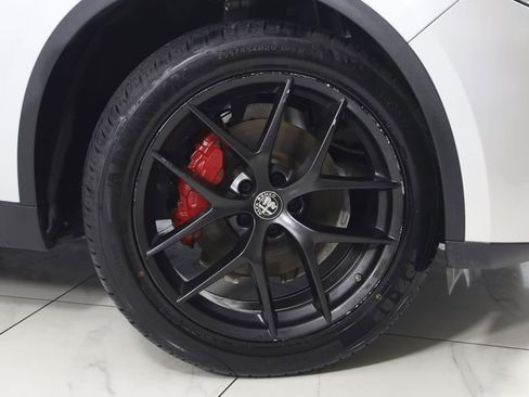 Used 2019 Alfa Romeo Stelvio w/ Nero Edizione RWD image 14
