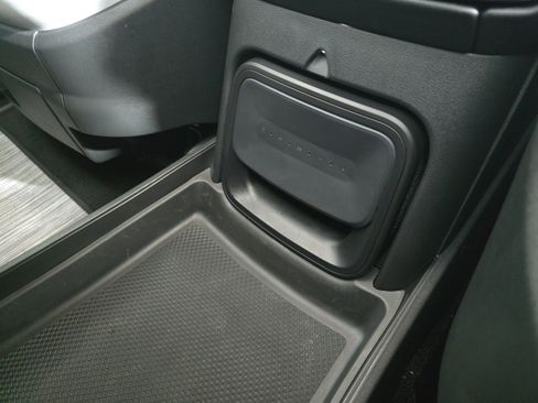 Used 2024 Rivian R1S Adventure AWD/4WD image 34
