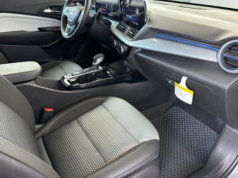 Used 2026 Chevrolet Trax LT w/ LT Convenience Package FWD image 20