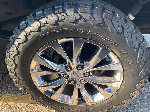 Used 2016 Ford F150 XLT w/ Equipment Group 302A Luxury AWD/4WD image 12