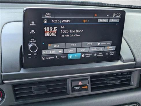 Used 2025 Honda Pilot Touring image 9