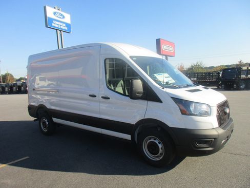 New 2026 Ford Transit 250 148 Medium Roof image 3