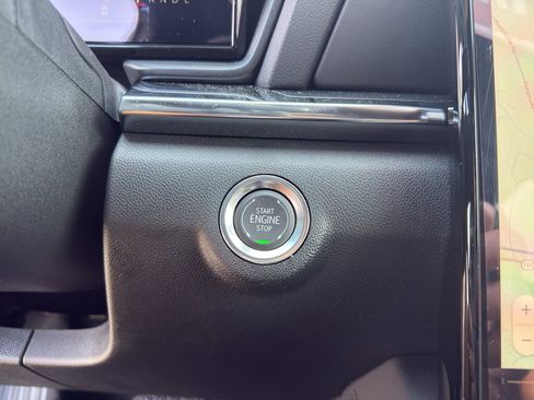 New 2026 GMC Terrain Elevation w/ Elevation Premium Package AWD/4WD image 13