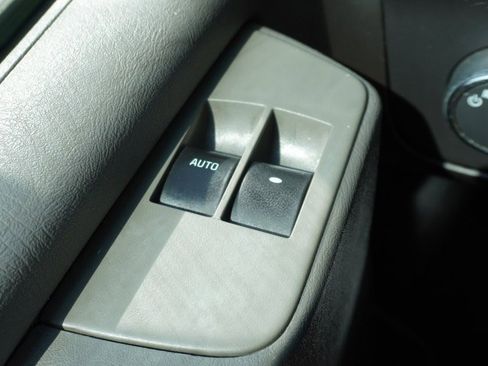 Used 2015 Chevrolet Express 2500 image 14