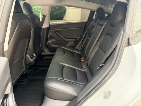 Used 2020 Tesla Model 3 Standard Range RWD image 11