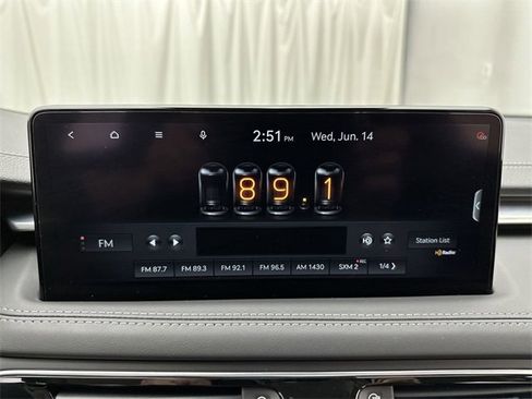 Used 2023 Genesis G70 2.0T image 16