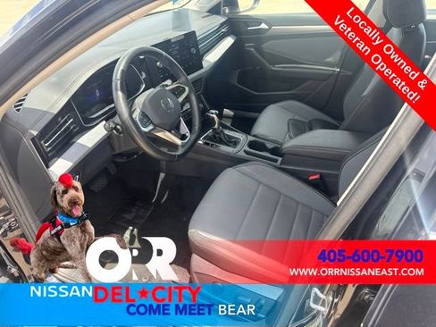 Used 2025 Volkswagen Jetta SE FWD image 14