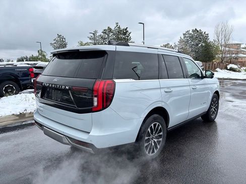 Used 2025 Ford Expedition Platinum AWD/4WD image 4