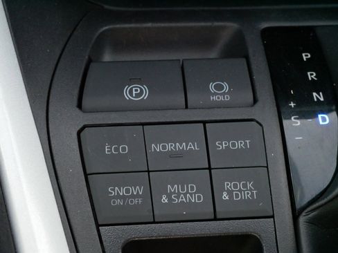 Certified 2024 Toyota RAV4 LE image 27