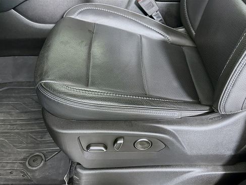 Used 2024 GMC Yukon XL Denali image 20