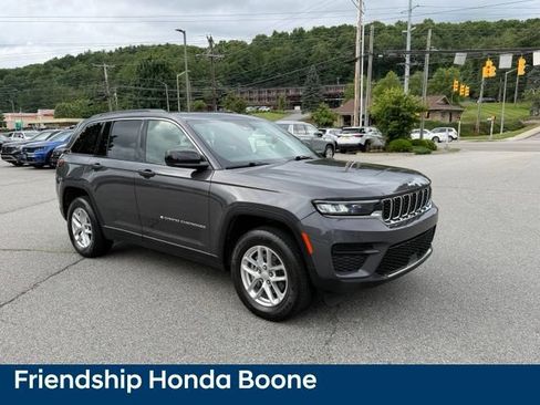 Used 2024 Jeep Grand Cherokee Laredo X w/ Trailer Tow Package AWD/4WD image 3