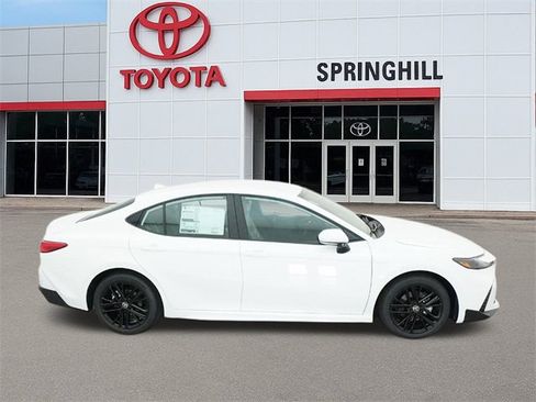 New 2026 Toyota Camry SE image 11