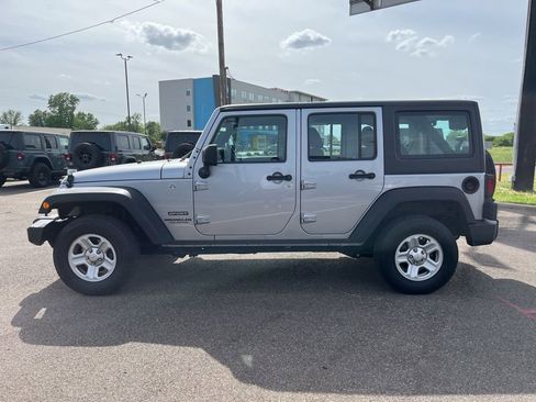 Used 2017 Jeep Wrangler Unlimited Sport w/ Connectivity Group image 4