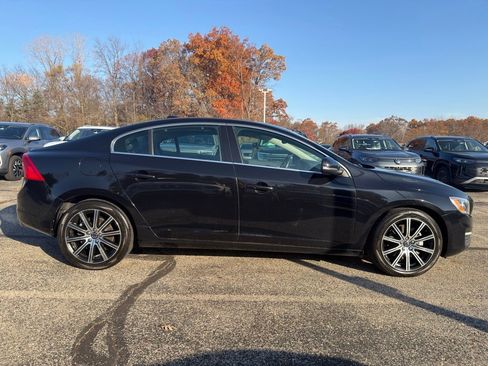 Used 2017 Volvo S60 T5 Inscription image 8