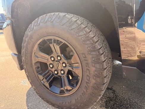 Certified 2019 Chevrolet Silverado 1500 LT w/ All Star Edition image 10