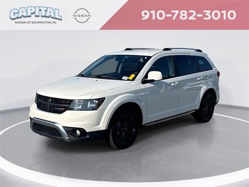 Used 2019 Dodge Journey Crossroad image 1