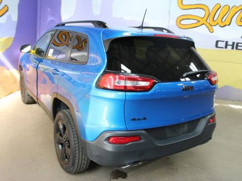 Used 2018 Jeep Cherokee High Altitude AWD/4WD image 6