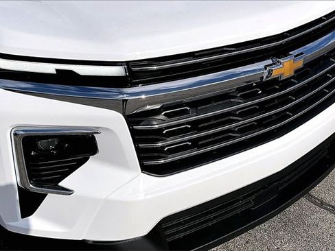 Used 2025 Chevrolet Traverse LT image 34