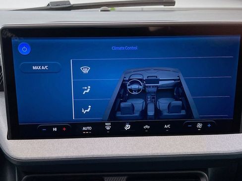 New 2026 Ford Maverick XLT image 9