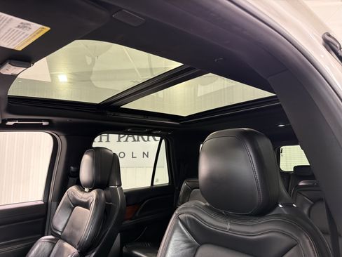 Used 2021 Lincoln Navigator L Reserve RWD image 10