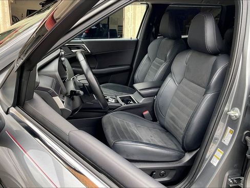 Used 2024 Mitsubishi Outlander SE image 24