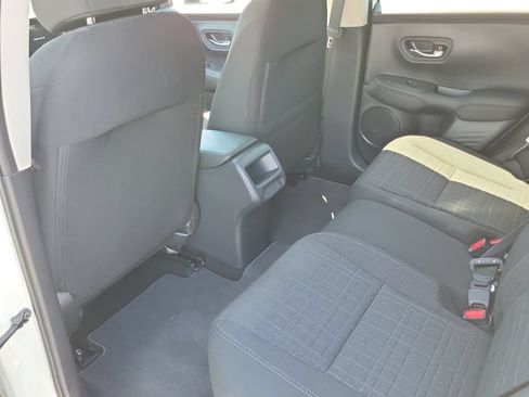 Certified 2027 Honda HR-V LX image 14