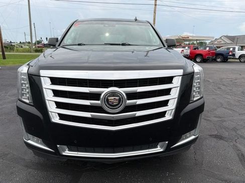 Used 2015 Cadillac Escalade Premium AWD/4WD image 2