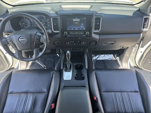 Used 2022 Nissan Frontier SV w/ SV Premium Package AWD/4WD image 9