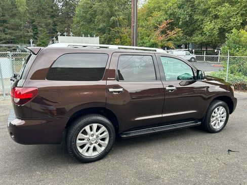 Used 2019 Toyota Sequoia Platinum AWD/4WD image 4