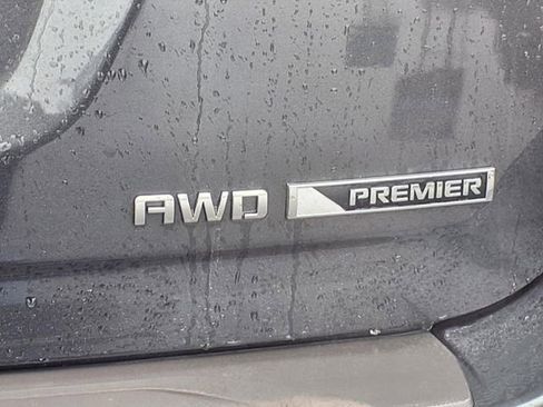 Used 2017 Chevrolet Equinox Premier image 21