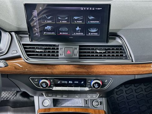 Used 2023 Audi Q5 2.0T Premium Plus w/ Premium Plus Package AWD/4WD image 24