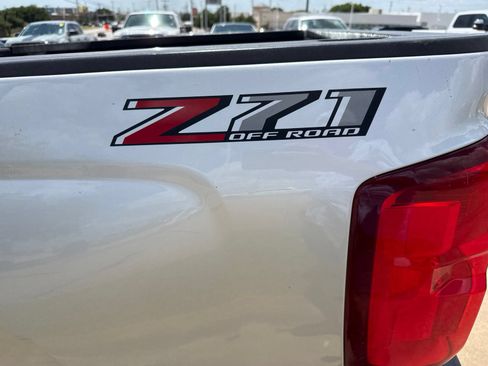 Used 2018 Chevrolet Silverado 1500 LTZ Z71 w/ LTZ Plus Package AWD/4WD image 10