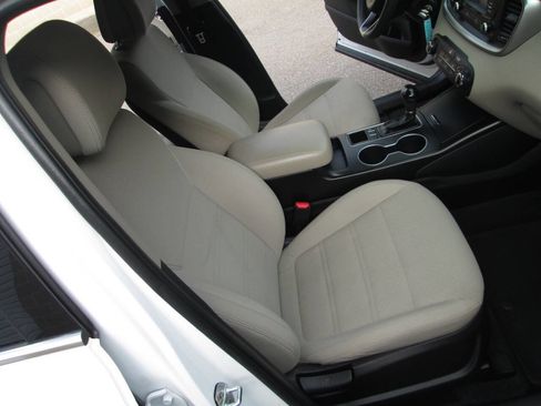 Used 2016 Kia Sorento LX image 22