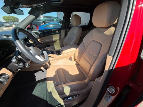 Used 2021 Porsche Cayenne AWD/4WD image 9