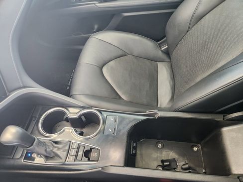 Used 2019 Toyota Camry XSE image 31