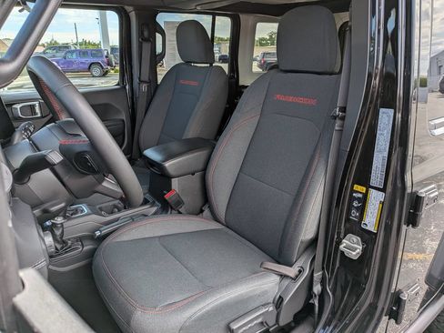 Used 2024 Jeep Wrangler Unlimited Rubicon AWD/4WD image 14