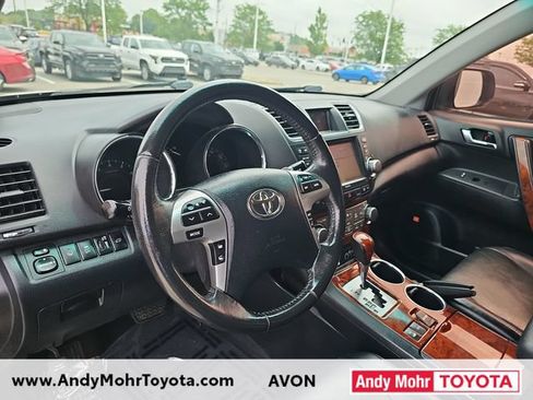 Used 2012 Toyota Highlander Limited w/ Tow Pkg AWD/4WD image 9