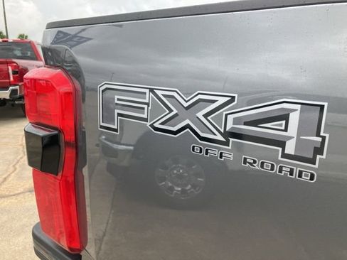 New 2025 Ford F250 Lariat w/ Lariat Ultimate Package image 18