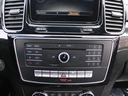 Used 2017 Mercedes-Benz GLS 450 4MATIC image 37