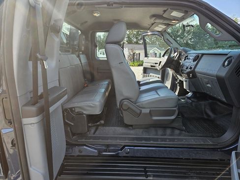 Used 2016 Ford F550 4x4 SuperCab Super Duty image 34
