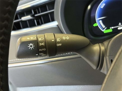 Used 2023 Toyota Venza image 31