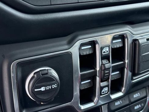 Used 2023 Jeep Wrangler High Altitude image 11