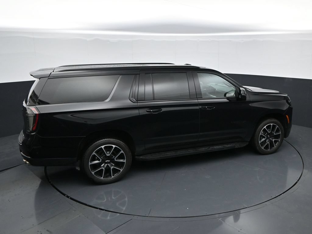Used 2025 Chevrolet Suburban RST w/ Comfort Package AWD/4WD image 42