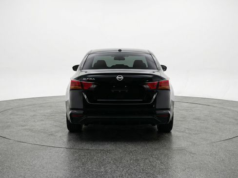 Used 2025 Nissan Altima 2.5 SV FWD image 7