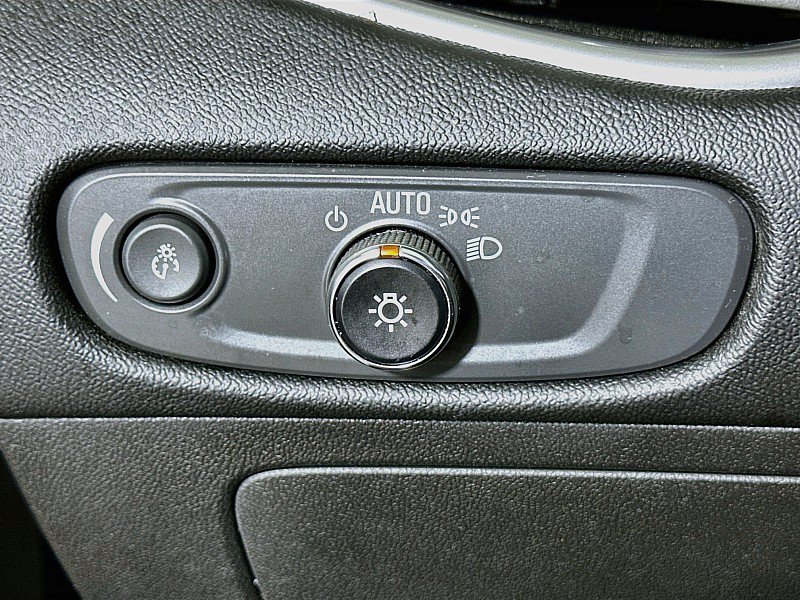Used 2025 Chevrolet Malibu LT FWD image 10