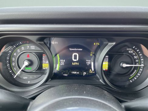 Used 2025 Jeep Wrangler Unlimited Sahara w/ Safety Group AWD/4WD image 29