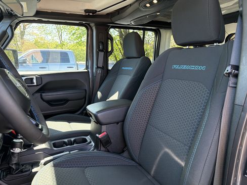 Certified 2025 Jeep Wrangler Unlimited Rubicon 4xe w/ Safety Group AWD/4WD image 15